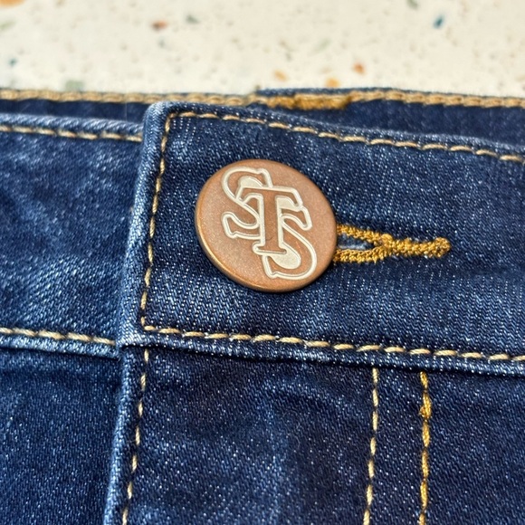 STS Blue Highwaist Size 11 Dark Denim‎ Jean Shorts - Picture 4 of 7